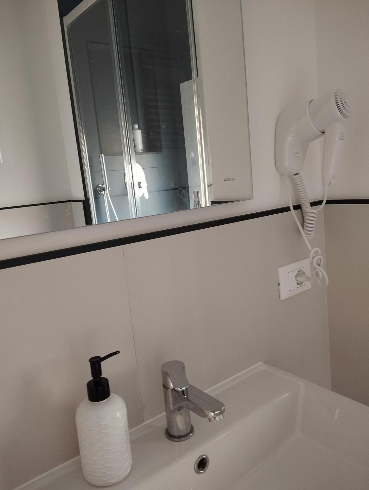 Unmei Home Рим Екстериор снимка